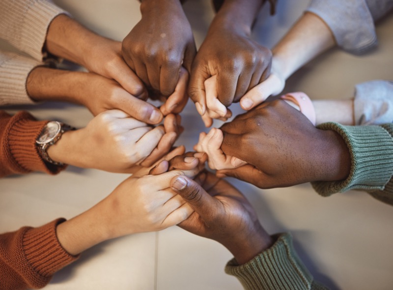 Aiutarsi, fare insieme, stare insieme. Riflessioni su aiuto, mutualismo e solidarietà.